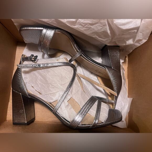 Naturalizer Tiff heel Size 9.5 wide - Picture 2 of 5